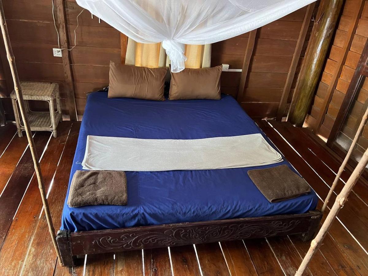 Funky Beach Hostel Sihanoukville Exterior photo
