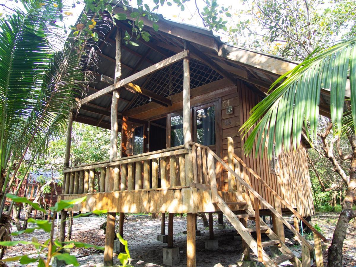 Funky Beach Hostel Sihanoukville Exterior photo